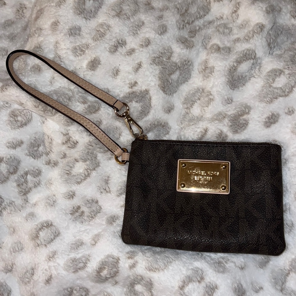 Small Michael Kors wristlet
